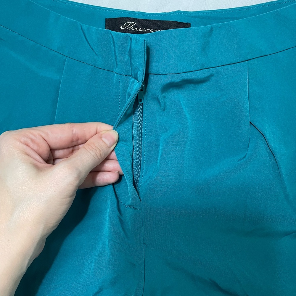 Teal casual shorts - Picture 8 of 9